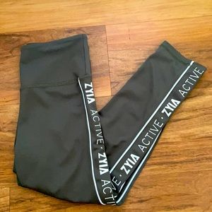 ZYIA Olive Logo Stripe Light n Tight Capri 20”